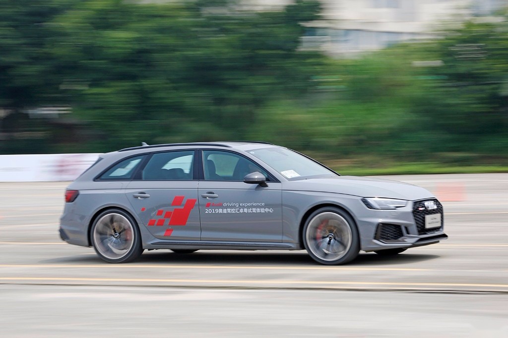 奥迪RS的2.5T为什么比2.9T还快？试驾奥迪TTRS、R