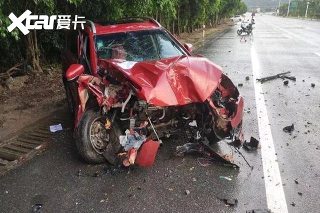 虽然没有官方碰撞数据来的那么精准,但人们根据道路上发生的交通事故