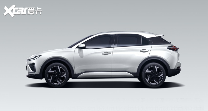 不到9万的纯电大五座SUV！新哪吒X上市 比亚迪元PLUS慌了吗？