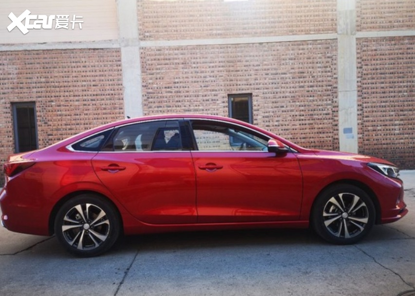 路边偶遇全新长安逸动PLUS实车！ACC+电子手刹
