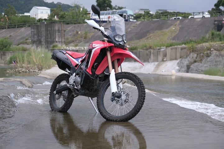 越野穿行轻便才是硬道理，本田CRF250拉力车骑行体验