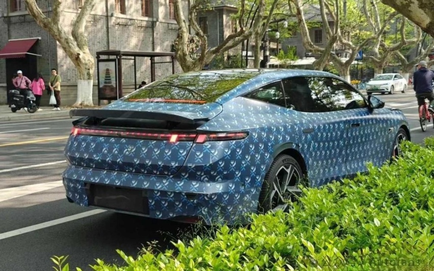 造型不输保时捷Panamera，领克全新中大型纯电车将于4月发布