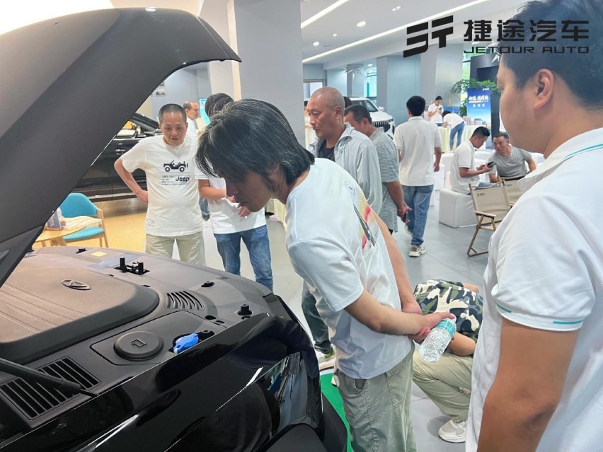 旅行者亮相捷途重庆东州体验中心，见面会见证火爆人气