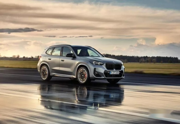 最强2.0T 配置升级 运动套加身 新款宝马X1 xDrive M35