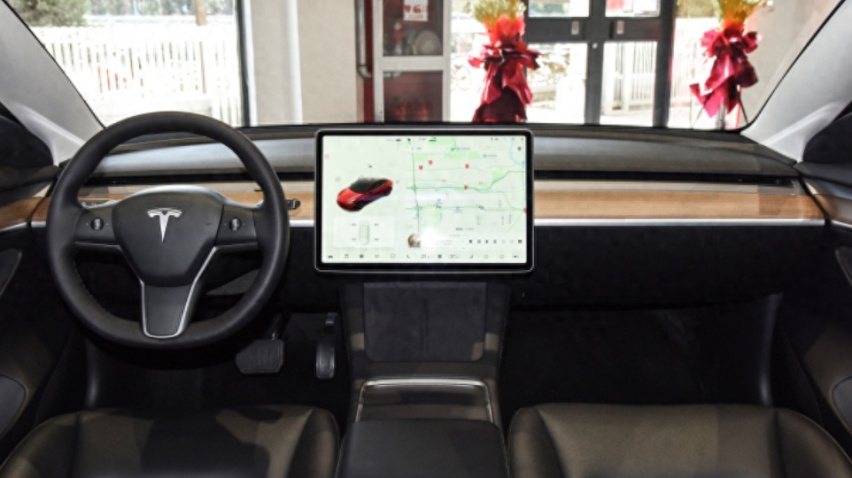 1年亏5万，9月可能换代，二手Model 3现在不值14万？