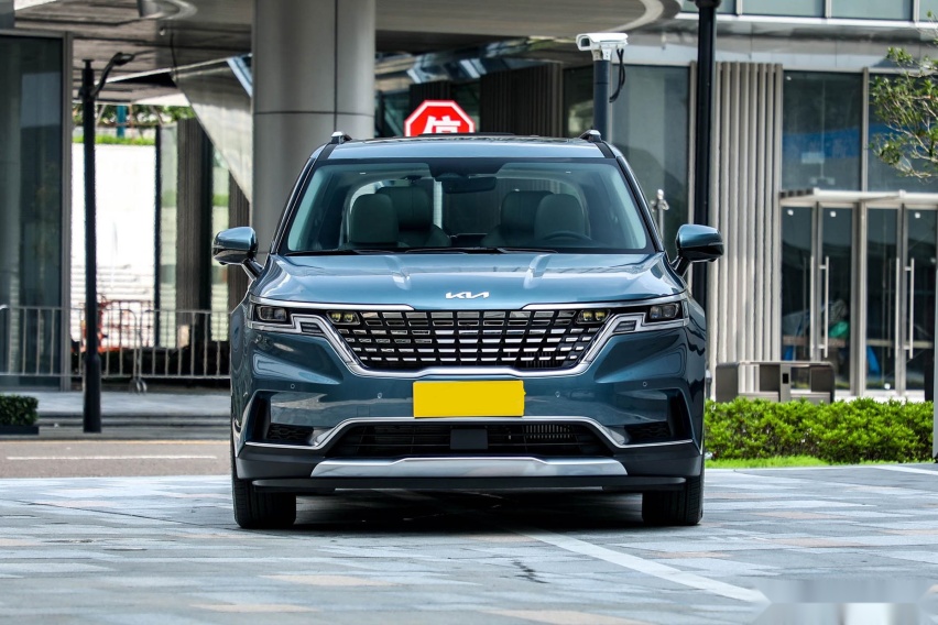 车长超5.1米，轴距近3.1米，起亚嘉华的产品力被低估太多了！