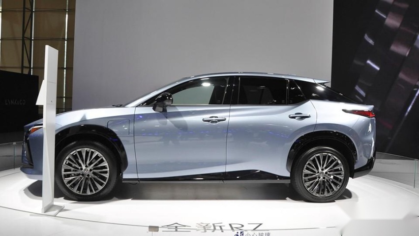 30万豪华SUV，送终生免费保养？雷克萨斯RZ预计养车7百元/月