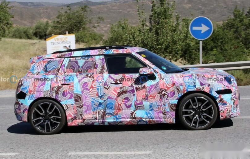 纯电小型SUV搅局者？2024年亮相，MINI Aceman海外谍照曝