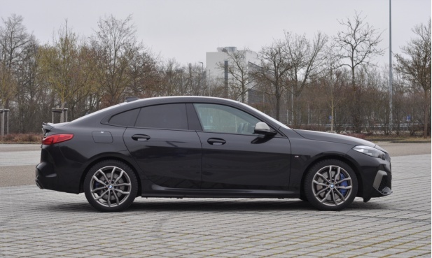 深度试驾全新宝马M235i:一部“来都来了”的异类高性能前驱