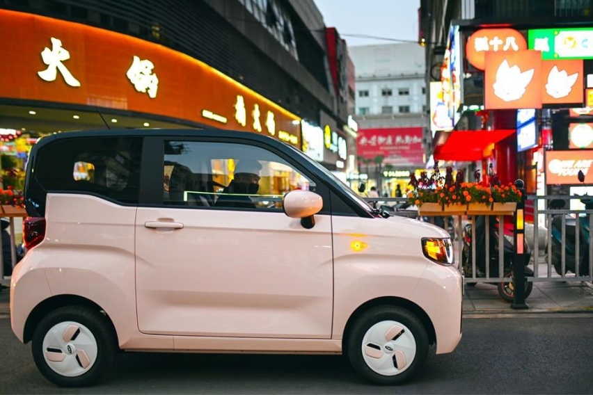 奇瑞QQ冰淇淋全面碾压五菱宏光MINI EV，是真的吗？