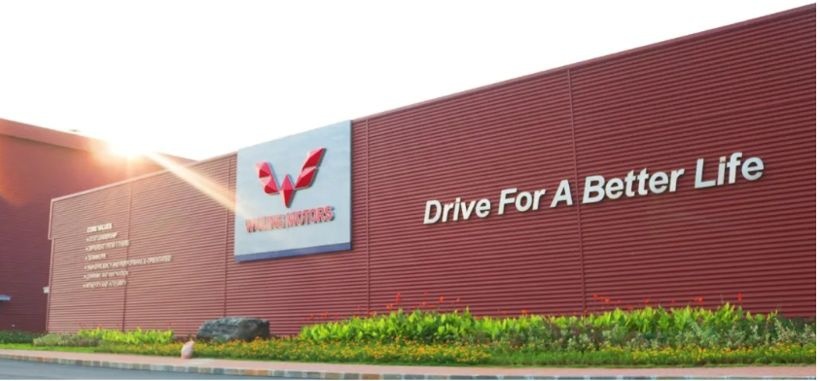 五菱首款银标车海外发布 WULING Almaz RS亮相