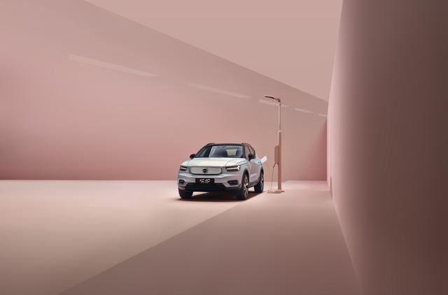 油电双生 智享同价 XC40纯电版官方直售价29.9万元起