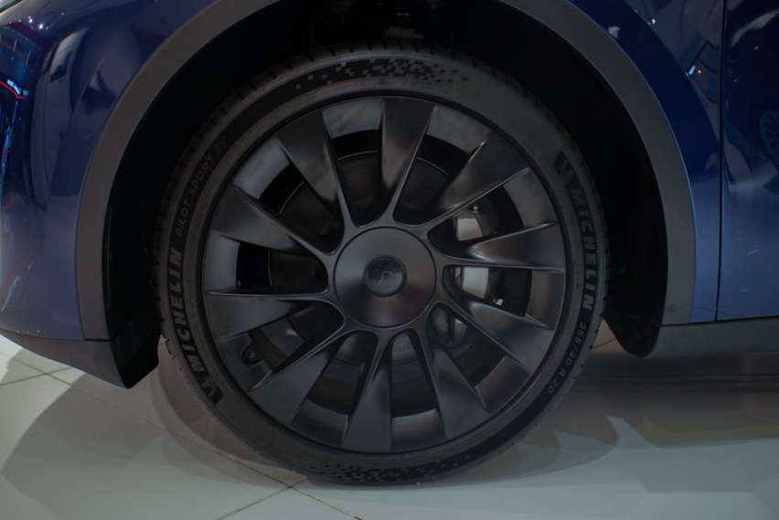 20+万预算，大5座SUV怎么选？深蓝S7对比特斯拉Model Y