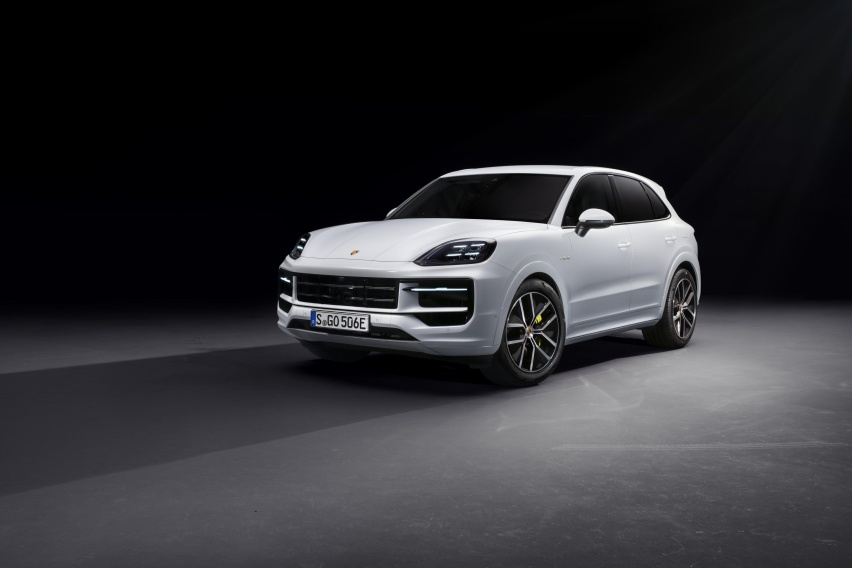 2023成都车展：保时捷Taycan Turbo S 丁乙“十示”定制
