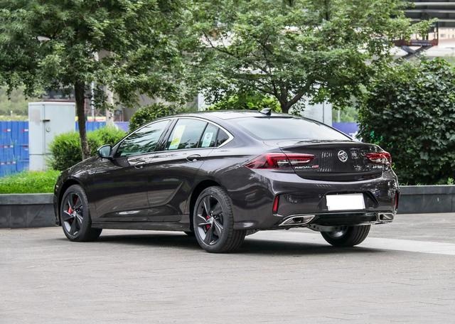 布雷博刹车、6.2破百堪称同级最强的君威GS为何火不起来?