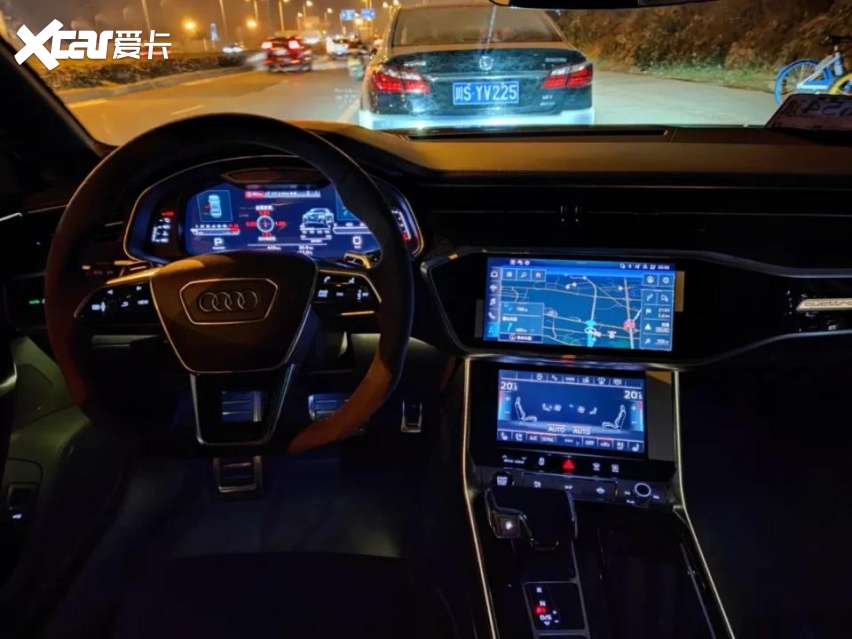 体验奥迪rs7你觉得他是暴徒我说她是女神