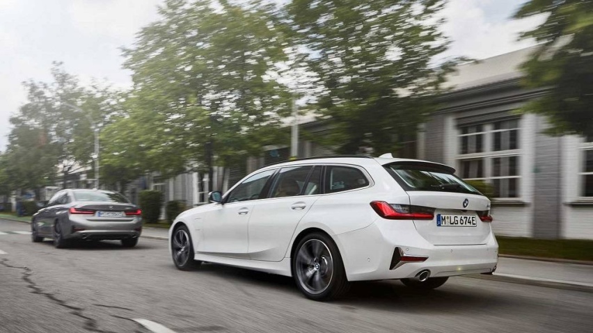 2020-bmw-330e.jpg