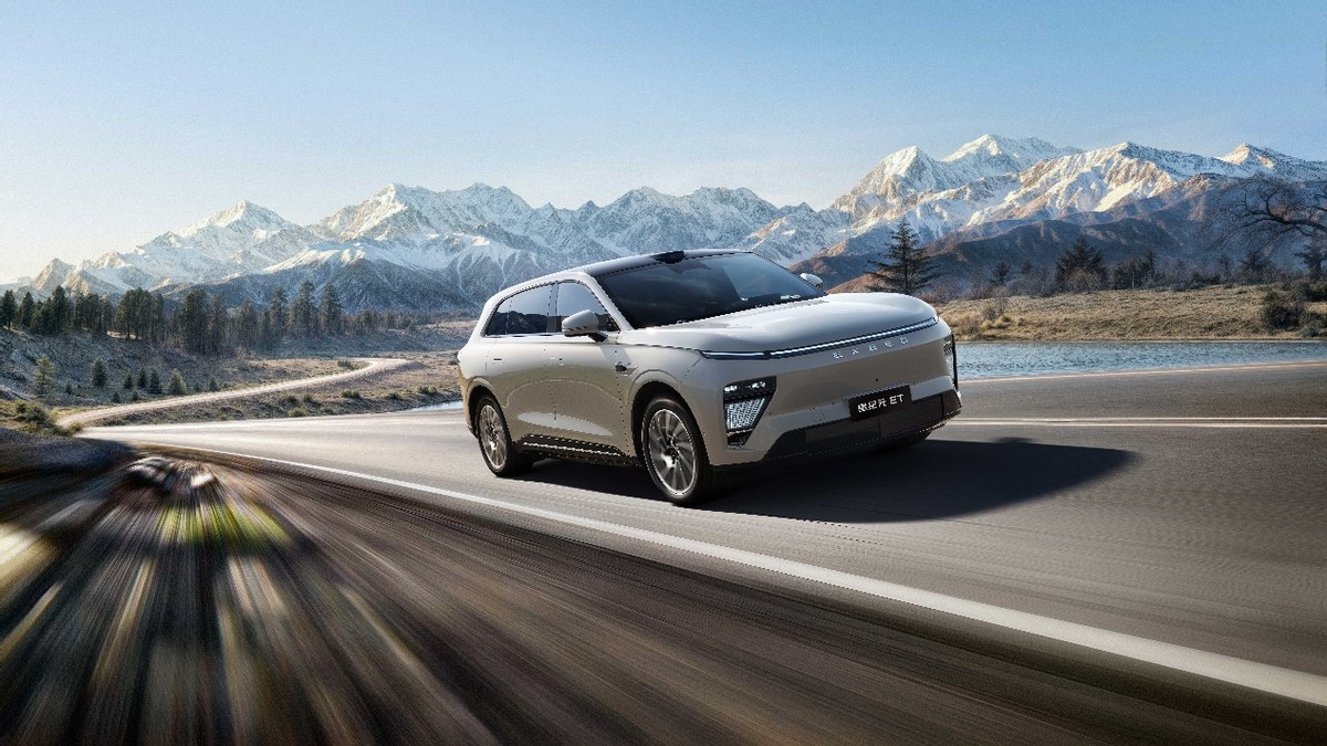 21.98萬起!標配城市智駕,2025款星紀元ET純電滿配上市 21.98萬起!標配城市智駕,2025款星紀元ET純電滿配上市