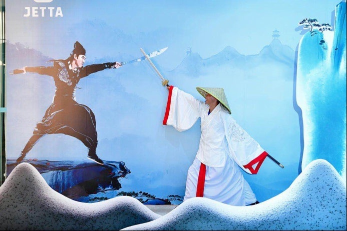大侠驾到 最强弯道王捷达VS7 雨中挑战峨眉山弯道