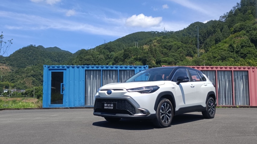 纯油版油耗6L本就挺省油，丰田为啥还给锋兰达上混动？