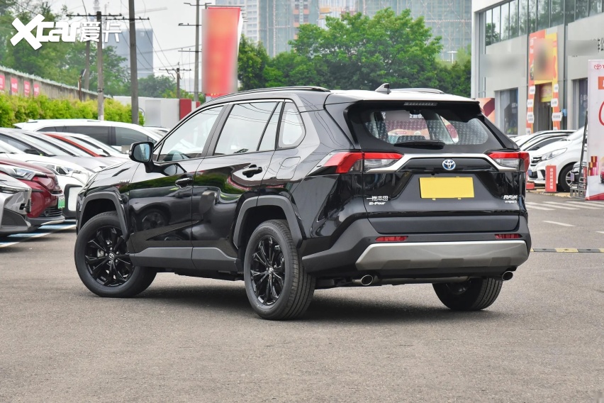 20万级务实之选,外观大气,油耗还低,带你看一汽丰田-rav4荣放