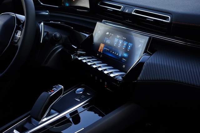 除了浪漫，还有科技与激情，试驾东风标致508L PHEV