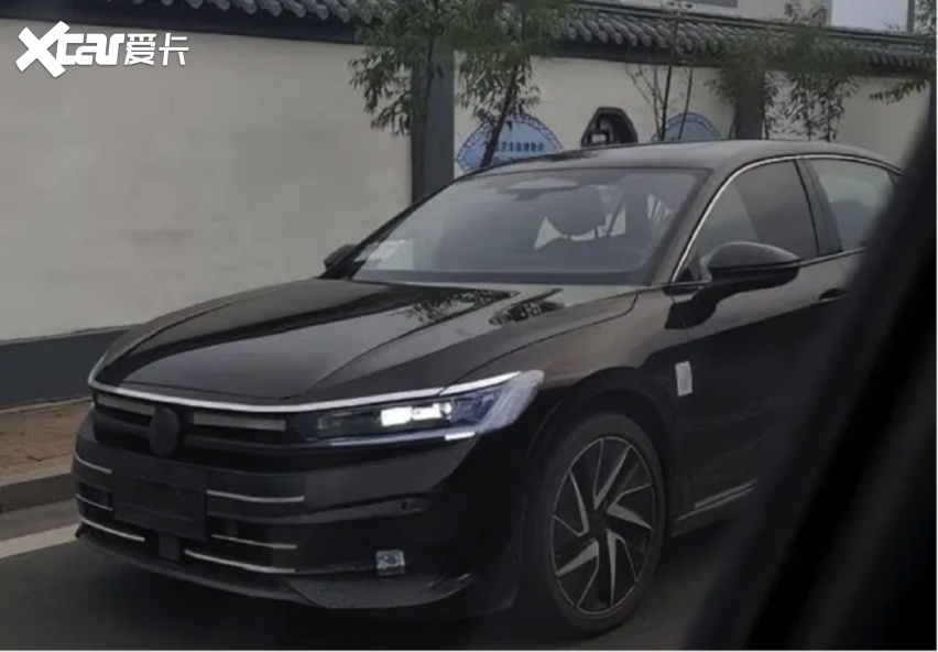 大众转型迫在眉睫！新一代迈腾曝光，或新增1.5T，内饰焕然一新