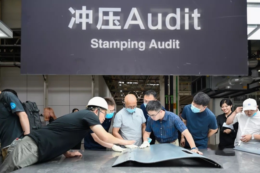 极狐阿尔法S 全新HI版终于交付，首批车主怎么说？