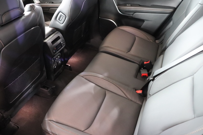 预算30万买7座SUV，这3款美系SUV空间更大、性价比更高