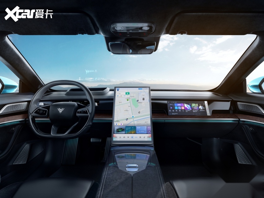 哪吒S亮相粤港澳车展，车长近5米，3.9s破百，可续航1100km
