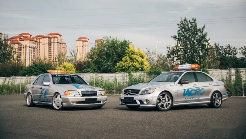 变身成安全车的奔驰AMG C63，这下真是玩出了自己的风格