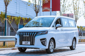 大空间MPV，锐胜王牌M7与大通G50，谁值得买？