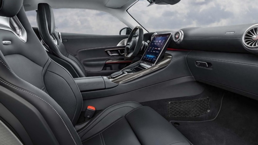 4.0T+V8动力，零百加速仅3.2秒，全新AMG GT跑车发布