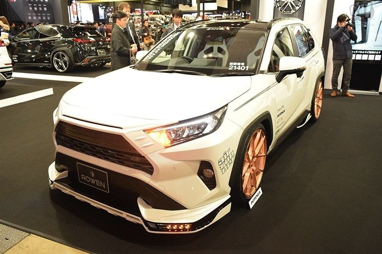 文能大嘴玩低趴，武能升高搞越野，看七种风格改装的丰田RAV4
