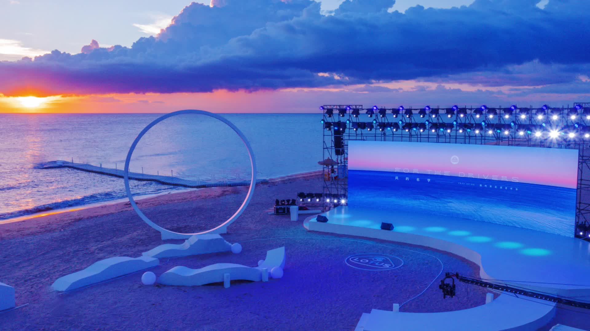 ·��˹���һ��ȼ����܇EMIRA���� 늄�(d��ng)܇�r(sh��)���_��