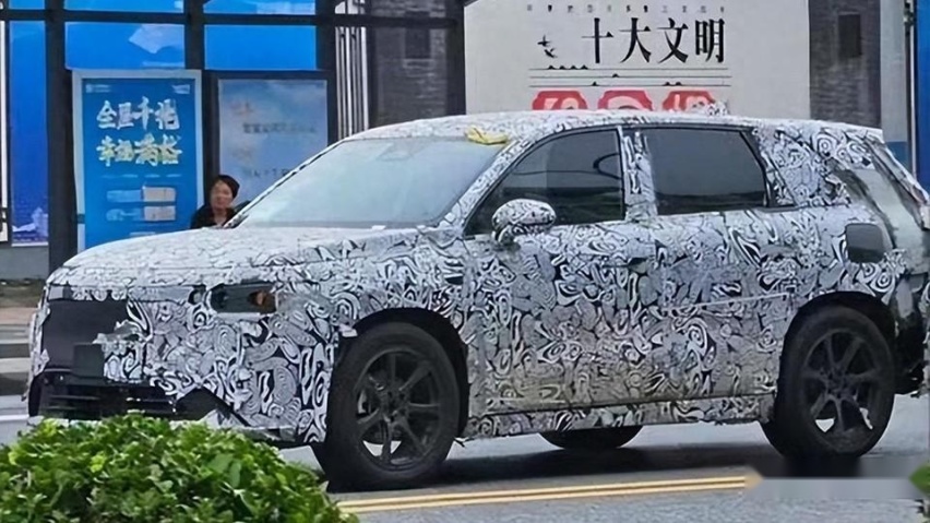 极氪全尺寸SUV，或用2.0T加四电机，新能源的尽头是增程？