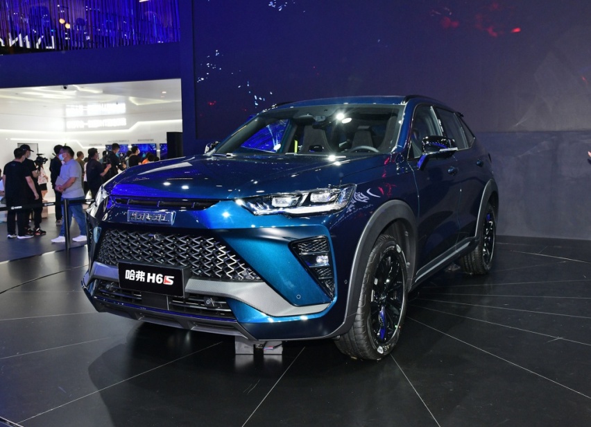 采用全新造型设计，搭载2.0T发动机，预售价13.89万元起