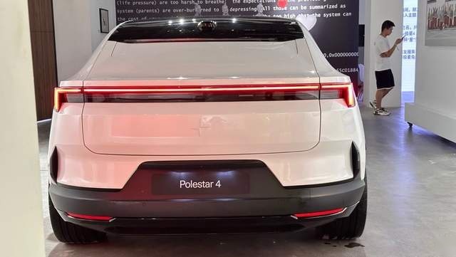 “豪车”的另一种诠释！静态体验极星4，为何能卖到50万