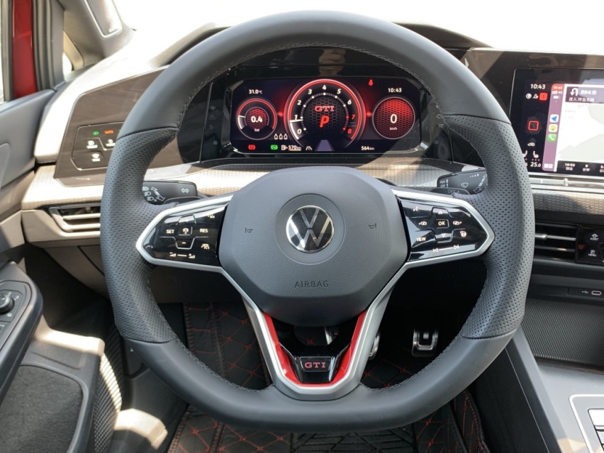 赛道体验第八代高尔夫GTI：快得有血有肉有灵魂