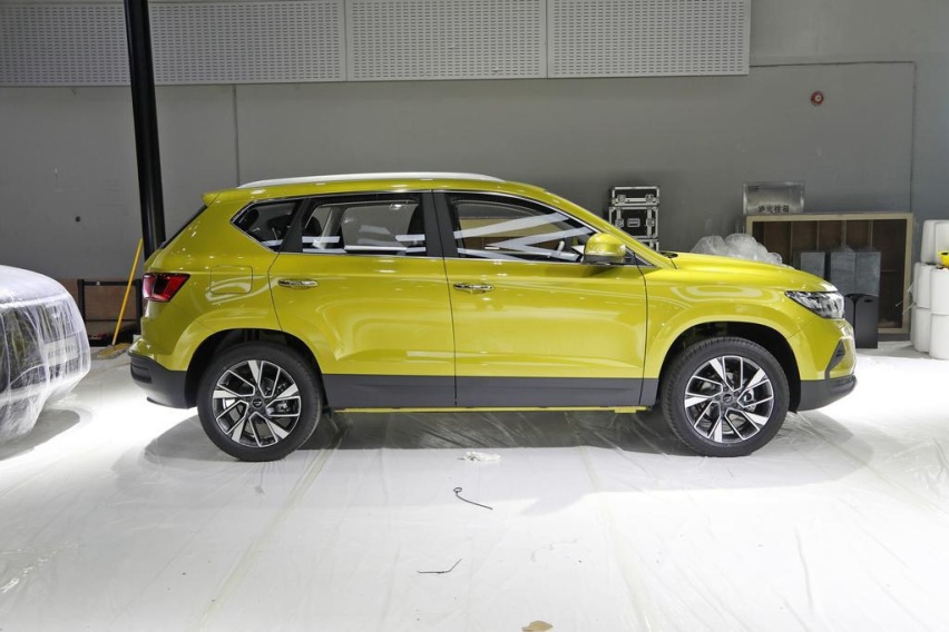 只卖8.48万的合资SUV，空间不输荣放，油耗6.2L