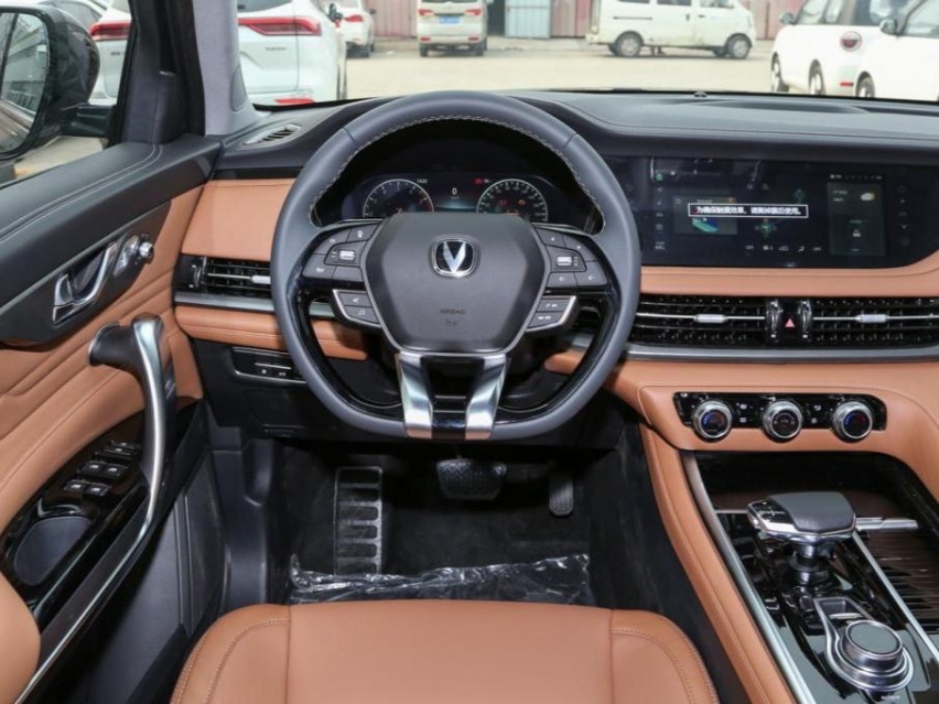 定位中大型SUV，长安CS95PLUS，还有哪些卖点？