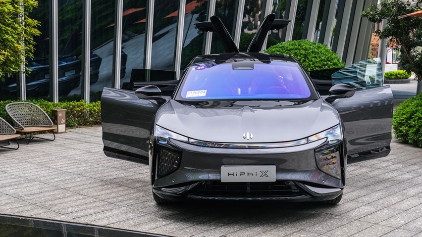 尺寸堪比D级车 顶配80万 数千人下订！体验比劳斯莱斯还爽