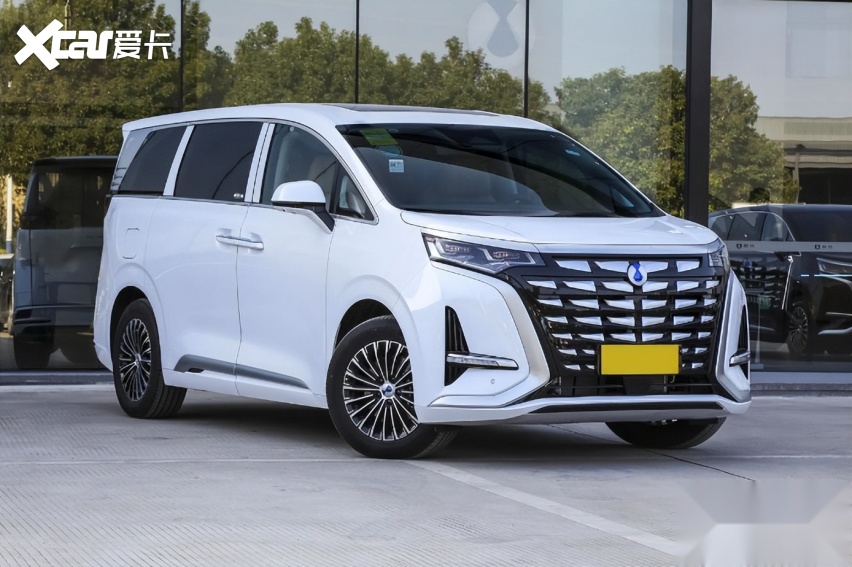 同为国产高端MPV，岚图梦想家与腾势D9的“内斗”，谁更占上风？
