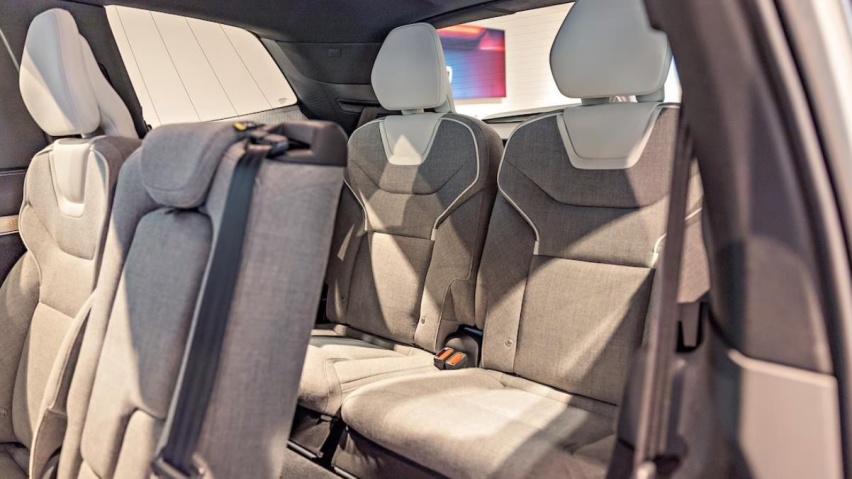 解读沃尔沃EX90纯电SUV，比XC90更坚固，扭矩达910Nm