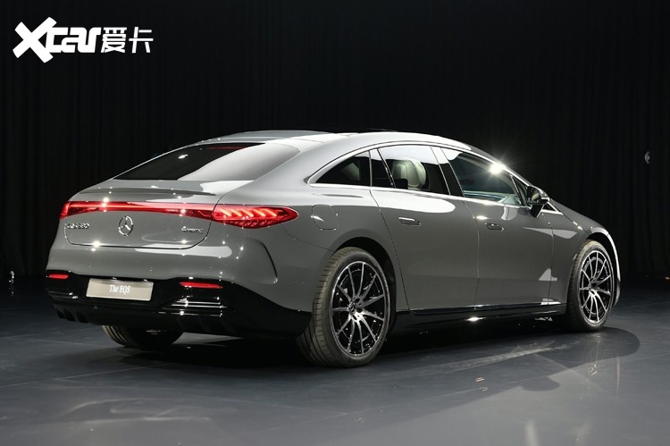 刚首发就停产,新奔驰eqs为啥叫好不叫座?