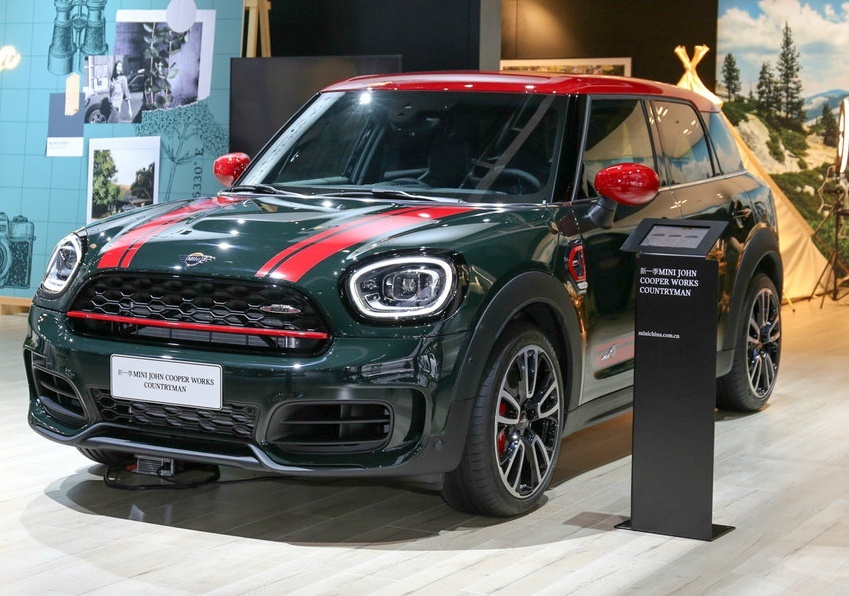 MINI JCW COUNTRYMAN搭载2.0T高功率排量