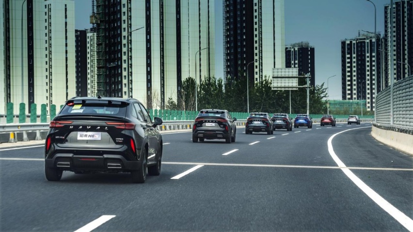 试驾新世代潮跑利器哈弗H6S，公路赛场自如切换！