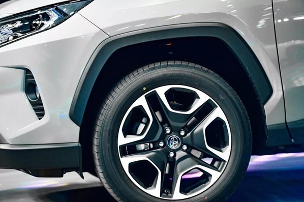 爆款降临：一汽丰田全新RAV4荣放在长春下线