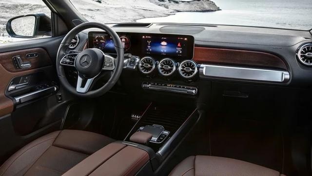 30万级豪华SUV,奔驰GLB出道即一哥?宝马X1奥迪Q5L