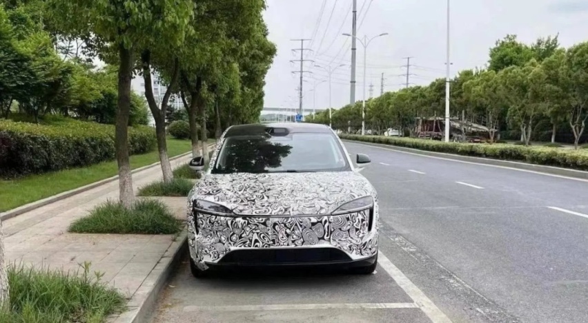 智界SUV带伪装现身，纯电/增程可选，Model Y 的最强追击者？